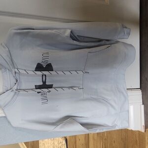 Small womens sweatshirt, white, under armour, loose fire